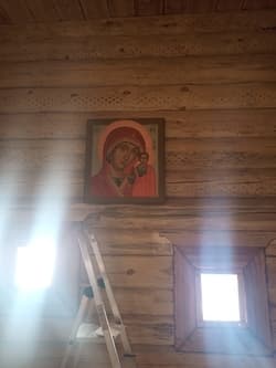 Казанская икона Божией Матери в интерьере храма